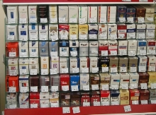 Запрет на рекламу сигарет, а так же их выкладку на кассах